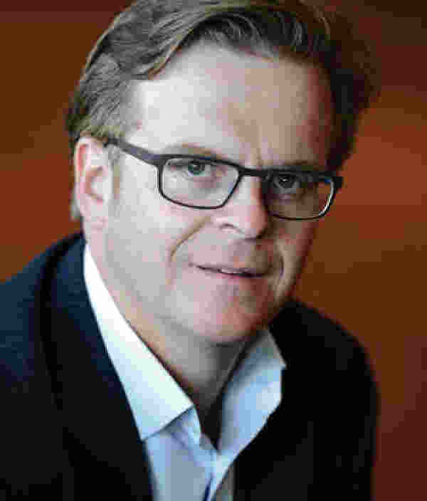 Headshot of Charles Thompson