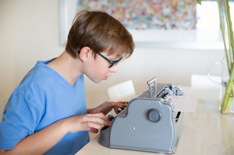Low Vision Orthoptic Service