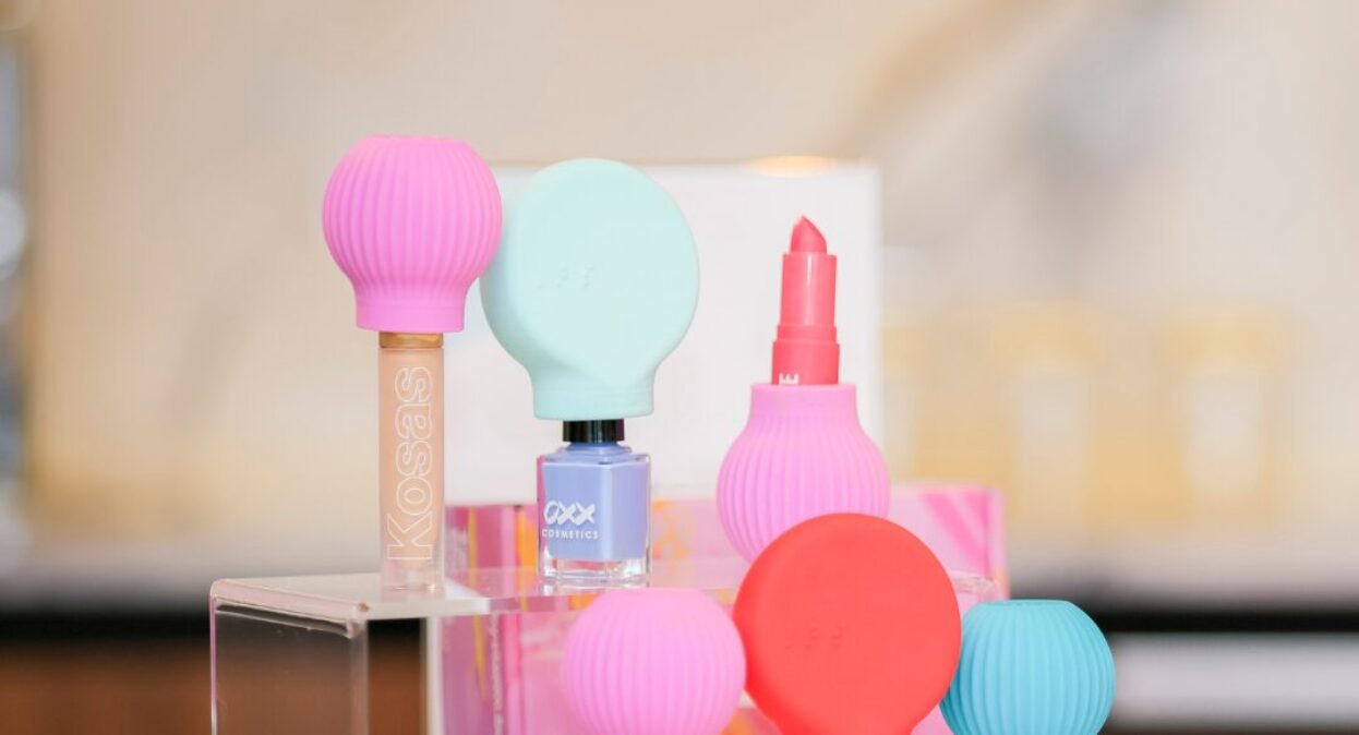 Make up products with beauty buddies.