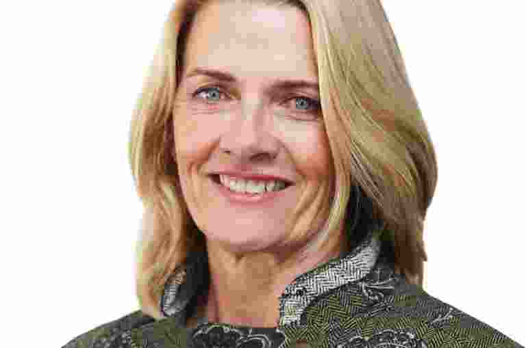 Headshot of Guide Dogs Queensland Board Vice President, Leanne Muller. Leanne is looking at the camera smiling.